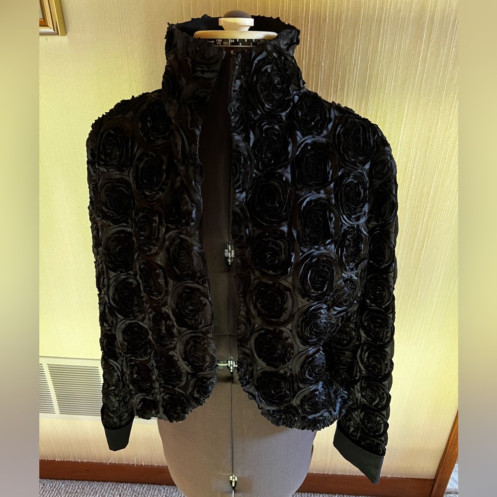 Samuel Dong black rosettes jacket